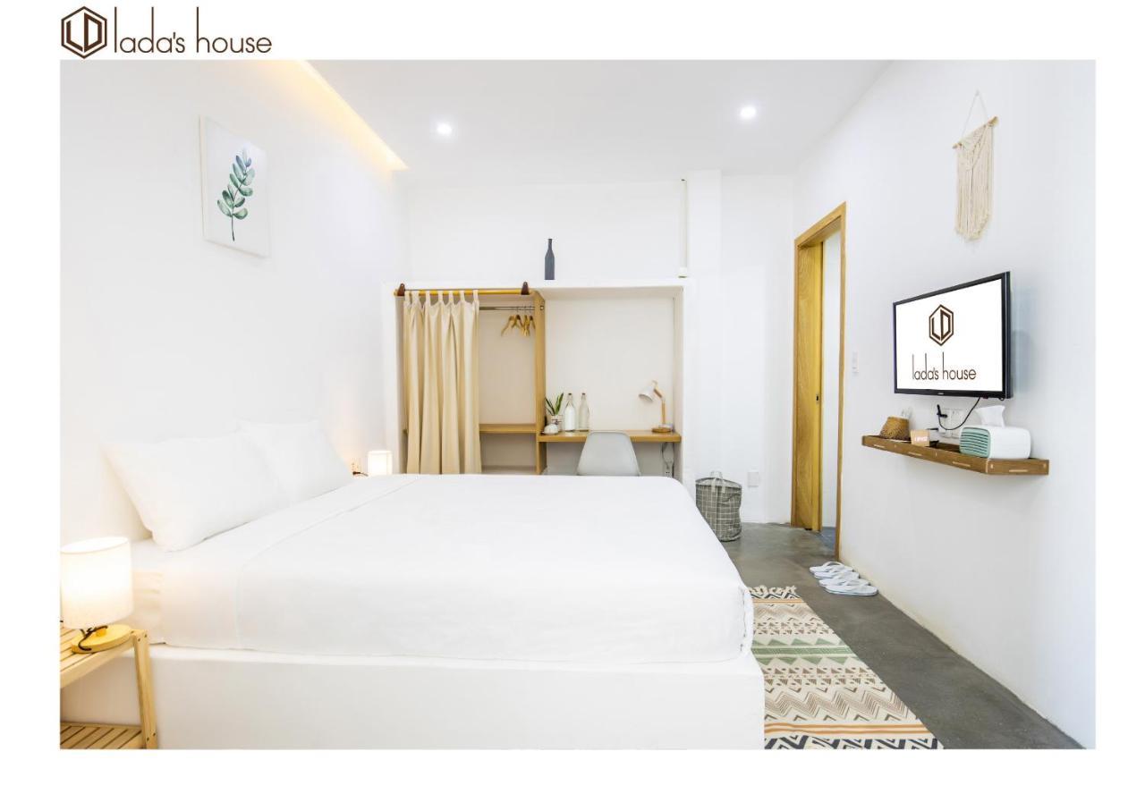 Homestay Lada's House *